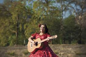 Carmencita Valdés le cantará a la reina