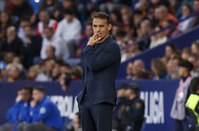 La resignación del DT de Sevilla de Alexis Sánchez tras nueva derrota: “No podemos competir así en primera división”