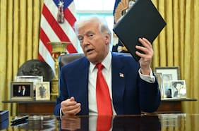 Trump firma dos órdenes ejecutivas para permitir pesca comercial en áreas protegidas del Pacífico