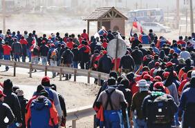 No solo Transbank: las 76 empresas que el gobierno definió como estratégicas y donde sus trabajadores no podrán ejercer el derecho a huelga