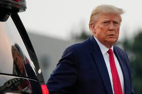 Donald Trump vuelve a “Twitter” tras más de dos años y medio: publicó la fotografía de su fichaje