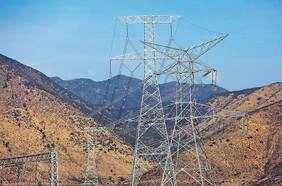 Estado chino busca profundizar su participación en el sector eléctrico