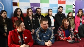 FA acusa al gobierno de “bajarle impuestos a los súper ricos” y defiende a Grau ante acusación constitucional