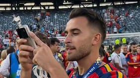 Cómo es el teléfono que se robó las miradas en la final del Mundial 2026