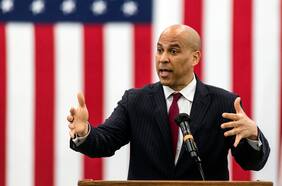 Legislador demócrata bate récord en el Senado de EE.UU. con discurso de más de 25 horas contra políticas de Trump