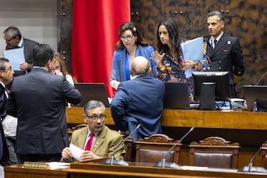Senado pospone definición de comisiones legislativas y votación queda para este miércoles