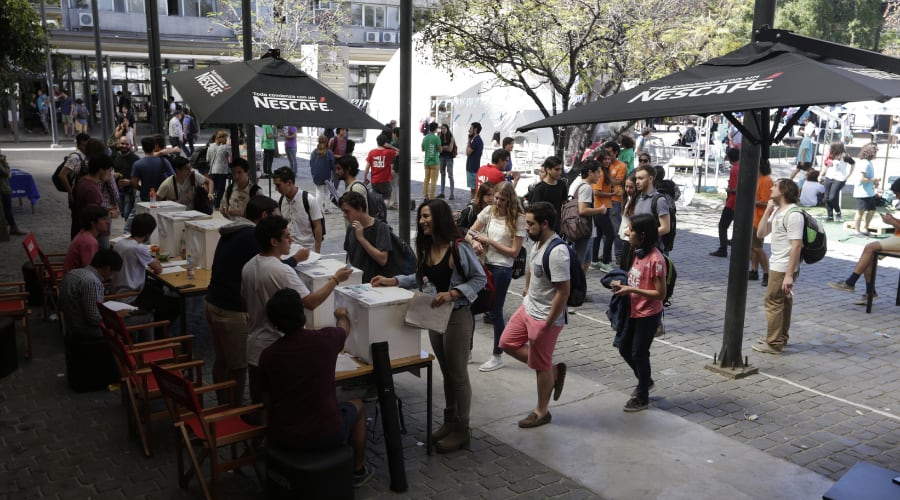 Cinco listas disputan las elecciones de la FEUC, marcadas por agresiones a estudiantes en la víspera