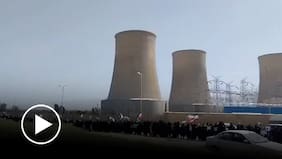 Iraníes forman escudos humanos en puentes y centrales eléctricas tras amenaza de Trump