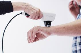 Microscopio Confocal en UC CHRISTUS: Tecnología avanzada para la detección de cáncer de piel