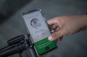 Las historias detrás de quienes dan vida a Uber en Chile