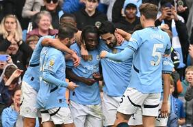 Premio de consuelo para Guardiola: Manchester City vence a Fulham y clasifica a la próxima Champions League