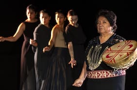 Montaje inmersivo y ceremonial honra a las mujeres originarias en el GAM