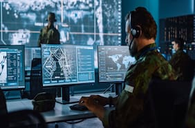 Cómo los grandes de la IA (OpenAI, Microsoft, Meta y Anthropic) están compitiendo por la industria militar