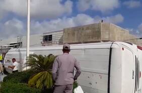Cancillería aumenta a 15 el número de chilenos afectados por volcamiento de bus de turismo en Punta Cana