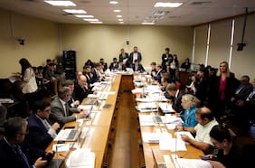 Comisión de Hacienda visa el corazón de la megarreforma: avanza el artículo que rebaja el impuesto a las empresas