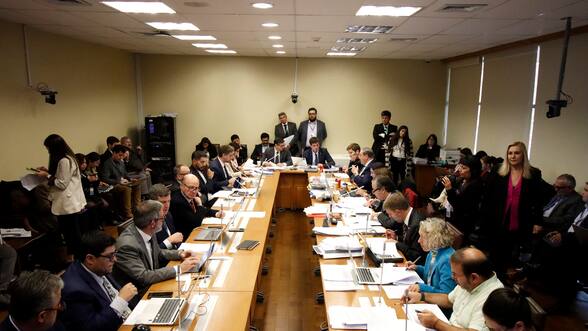 Comisión de Hacienda visa el corazón de la megarreforma: avanza el artículo que rebaja el impuesto a las empresas