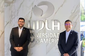 Científicos chilenos idean revolucionaria forma de extraer contaminantes farmacéuticos de aguas residuales