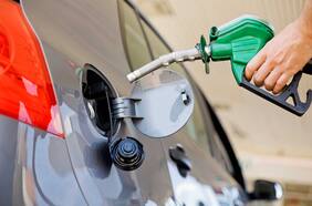 Precios de las bencinas están en récord: ¿Cúal es el valor en los principales lugares de vacaciones del país?