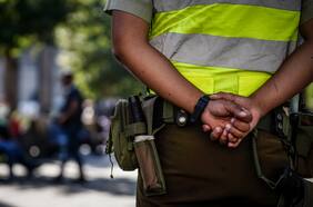 Carabinero acusado de robo en supermercado en Temuco queda con arraigo nacional y prohibición de acercarse al local