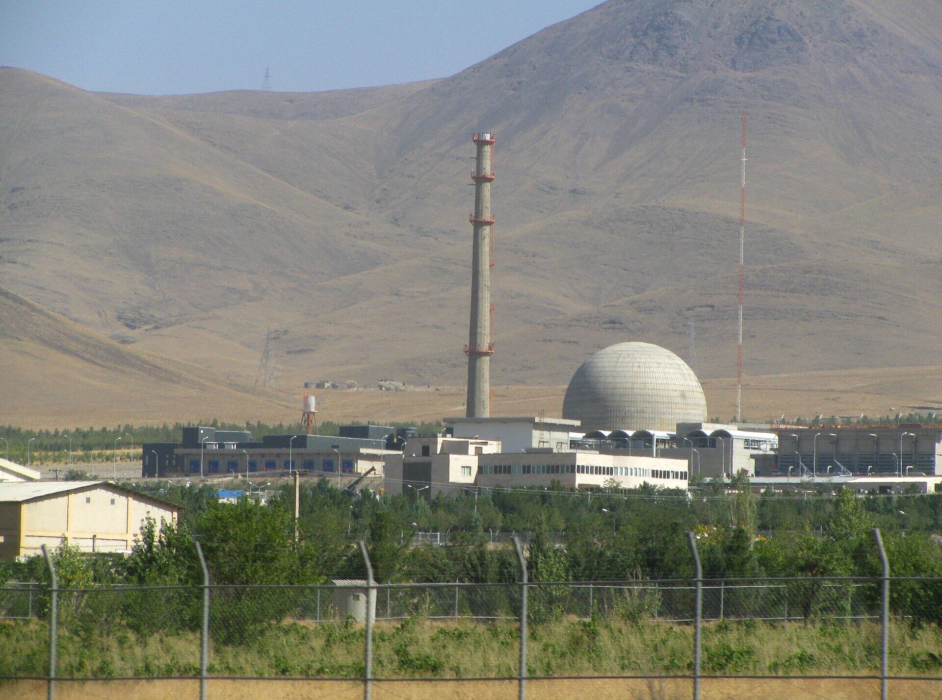 Israel ataca plantas nucleares iraníes en respuesta a programa de armas
