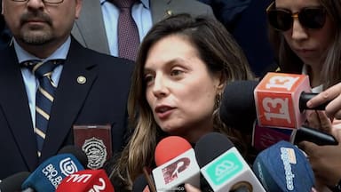Caso Junaeb: los argumentos de la Fiscalía para derribar en la Suprema los fallos que limitaron la revisión de celulares incautados