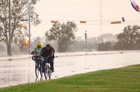 Tormenta tropical Nicholas se convierte en huracán en su ruta a Houston: alertas de inundaciones y marejadas