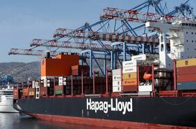 Hapag-Lloyd adelanta una significativa disminución de sus ganancias al cierre de 2023