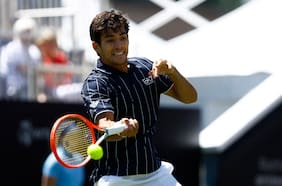 Christian Garin arrasa en Wimbledon: vence con comodidad a Hugo Grenier y se mete en la tercera ronda