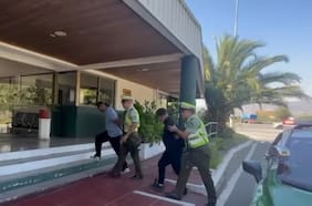 Detienen a sujetos que robaban a turistas argentinos en autopista Los Libertadores: pinchaban neumáticos para obligarlos a detenerse