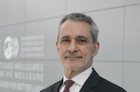 Stefano Scarpetta, economista jefe de la OCDE: “El acuerdo de paz, sin duda, tendrá un efecto en Chile”