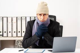 Cómo sobrevivir en una oficina o espacio de trabajo muy frío