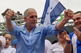 Pese a incertidumbre sobre candidato ganador: Honduras vira a la derecha en elección presidencial y se suma a Argentina y Bolivia