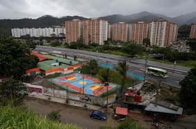 El deterioro en Venezuela: tamaño de la economía cae casi 70% desde su peak en 2012 y PIB per cápita más de 65%