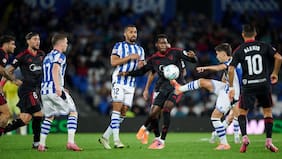 Un opaco Alexis Sánchez y una asistencia de Gabriel Suazo marcan la derrota del Sevilla con la Real Sociedad