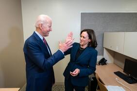 Senado EEUU aprueba plan presupuestario que permite avance del plan de estímulo económico de Joe Biden