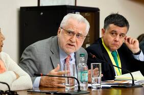 Máximo Pacheco dice que ha tenido conversaciones con 10 empresas para ampliar capacidad de fundición en Chile