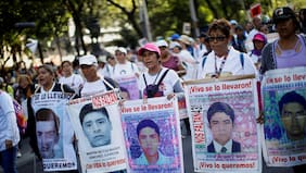 Investigan restos humanos hallados en 20 bolsas que podrían pertenecer a estudiantes de Ayotzinapa