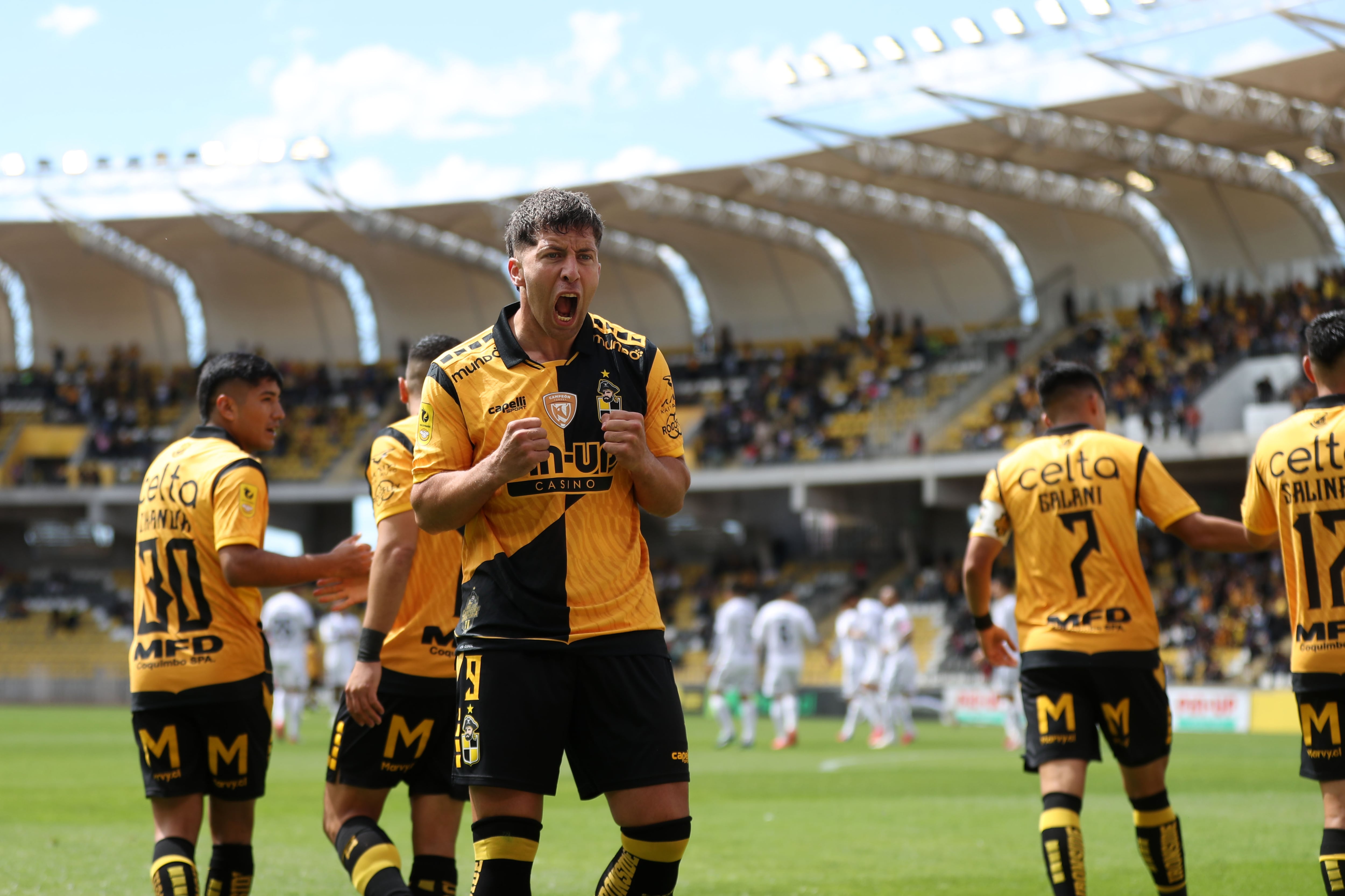 Los piratas arrollan al líder: Colo Colo se derrumba ante un gran Coquimbo y cae después de seis meses en el Torneo Nacional