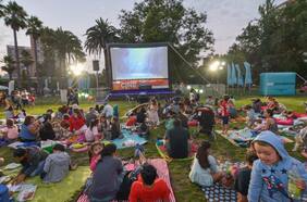 Con travesuras, un musical y cine al aire libre: parques de Providencia tendrán panoramas gratis en Halloween