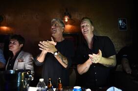 “Para ti, la vida todavía está llena de esperanza y promesas”: la carta de Anthony Bourdain a la hija de Josh Homme