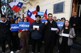 Militantes del PPD anuncian su renuncia al partido y la creación del movimiento político Firmes por Chile