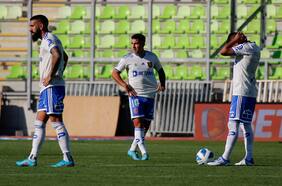 Audax le pone la lápida al proceso de Santiago Escobar: la U pierde en Valparaíso y termina con nueve jugadores