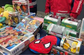 Aduanas y Carabineros incautan más de 13 mil juguetes falsificados en bodega de la zona sur de Santiago