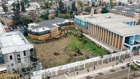 De un cuartel de la PDI al estadio de Melipilla: los 11 proyectos urbanos abandonados en la RM en vías de ser recuperados
