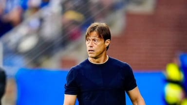 DT de Sevilla estalla contra los jugadores después de la derrota del equipo de Alexis Sánchez y Gabriel Suazo en el derbi