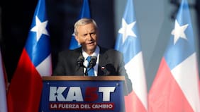Kast se reúne con Bachelet y viaja a Ecuador a cita con presidente Noboa
