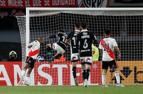 Colo Colo se desmorona ante el poder de River y se jugará todo ante Fortaleza