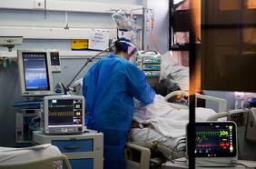 Covid-19: Pacientes que requieren cuidados intensivos ingresaron a inicios de marzo, con ola ómicron