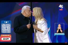 Don Francisco y Cecilia Bolocco siguen el ritual y se dan “¡el beso!”