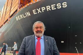 Andrónico Luksic participa en Hamburgo en recepción de un nuevo buque para Hapag-Lloyd
